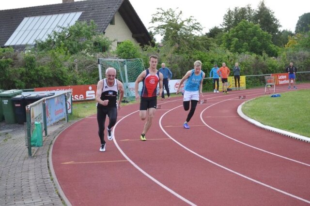 sprintergunzenhausen2018 200m 5.jpg